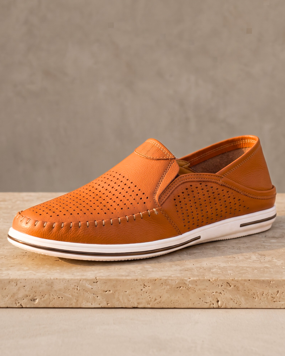 The Riva Perforated Driver
