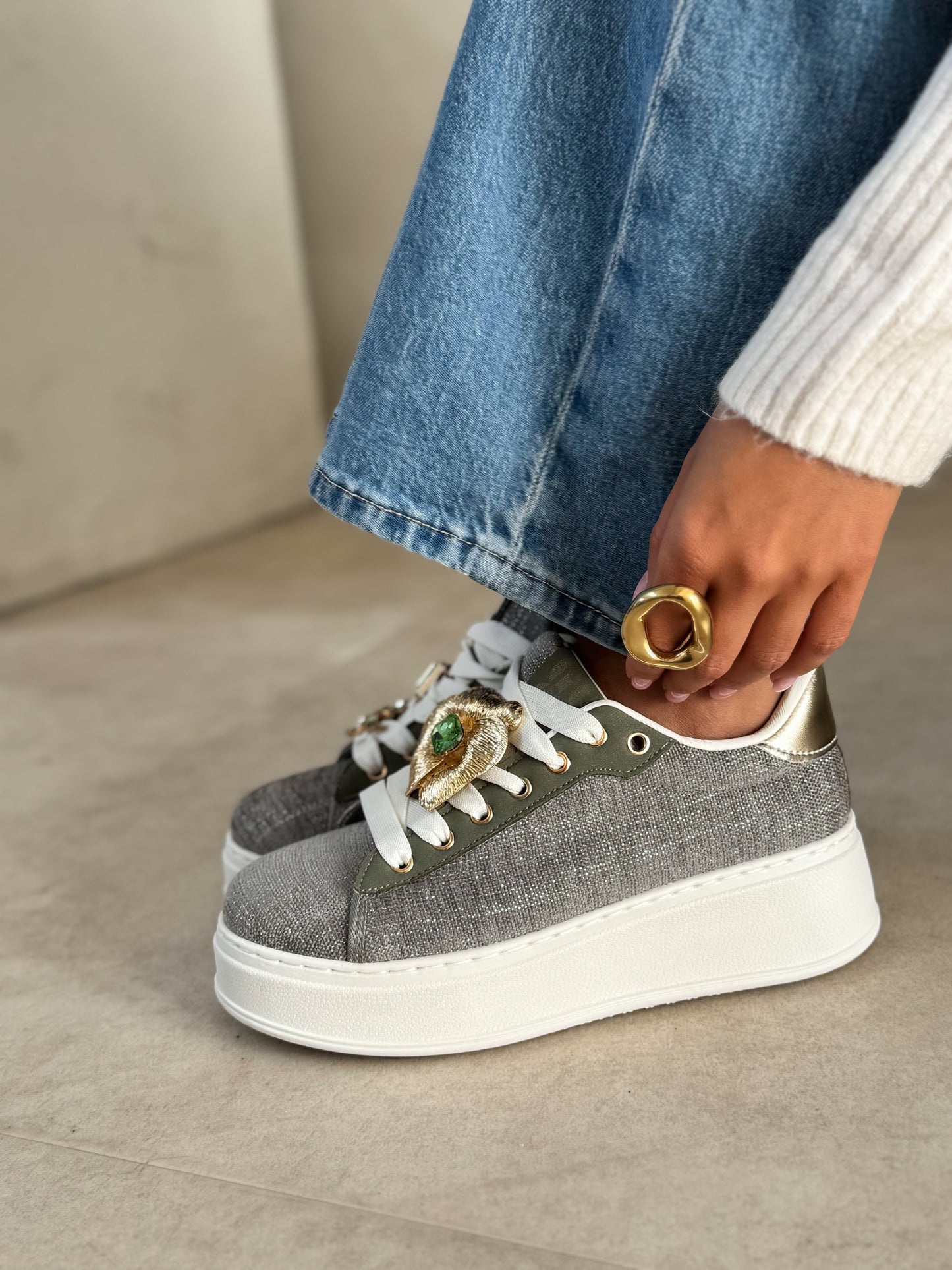 ALYRA Platform Sneakers – Khaki