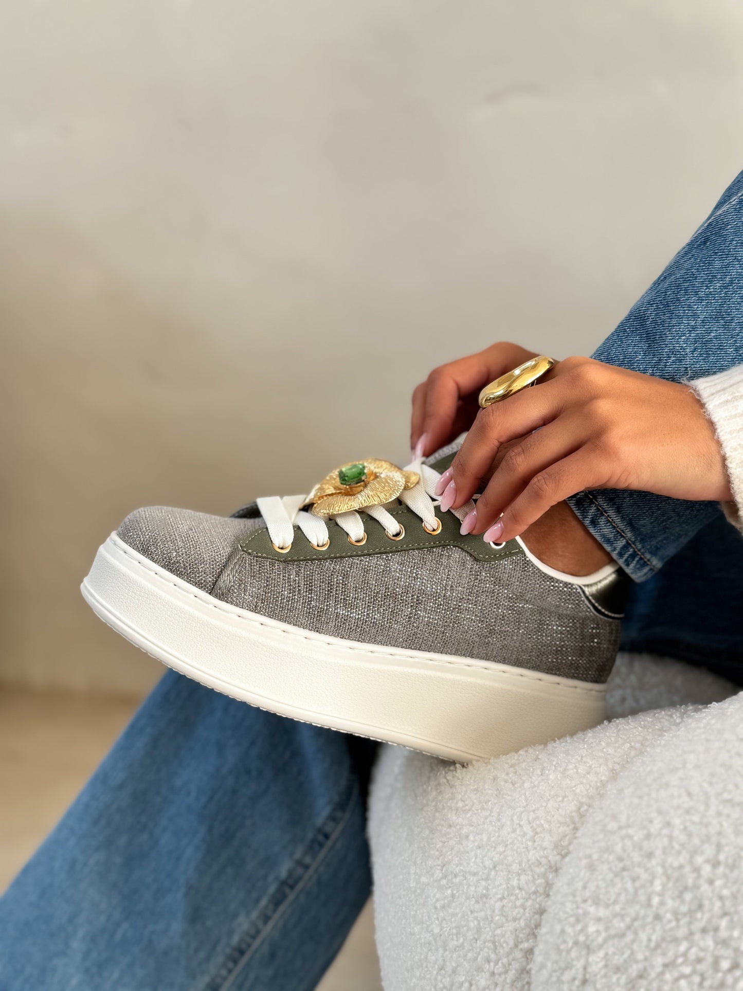 ALYRA Platform Sneakers – Khaki