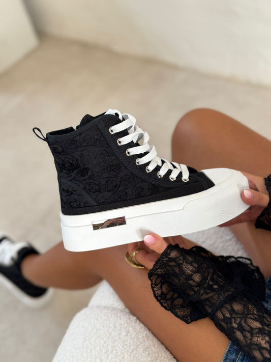 VELORA Platform Sneakers – Black